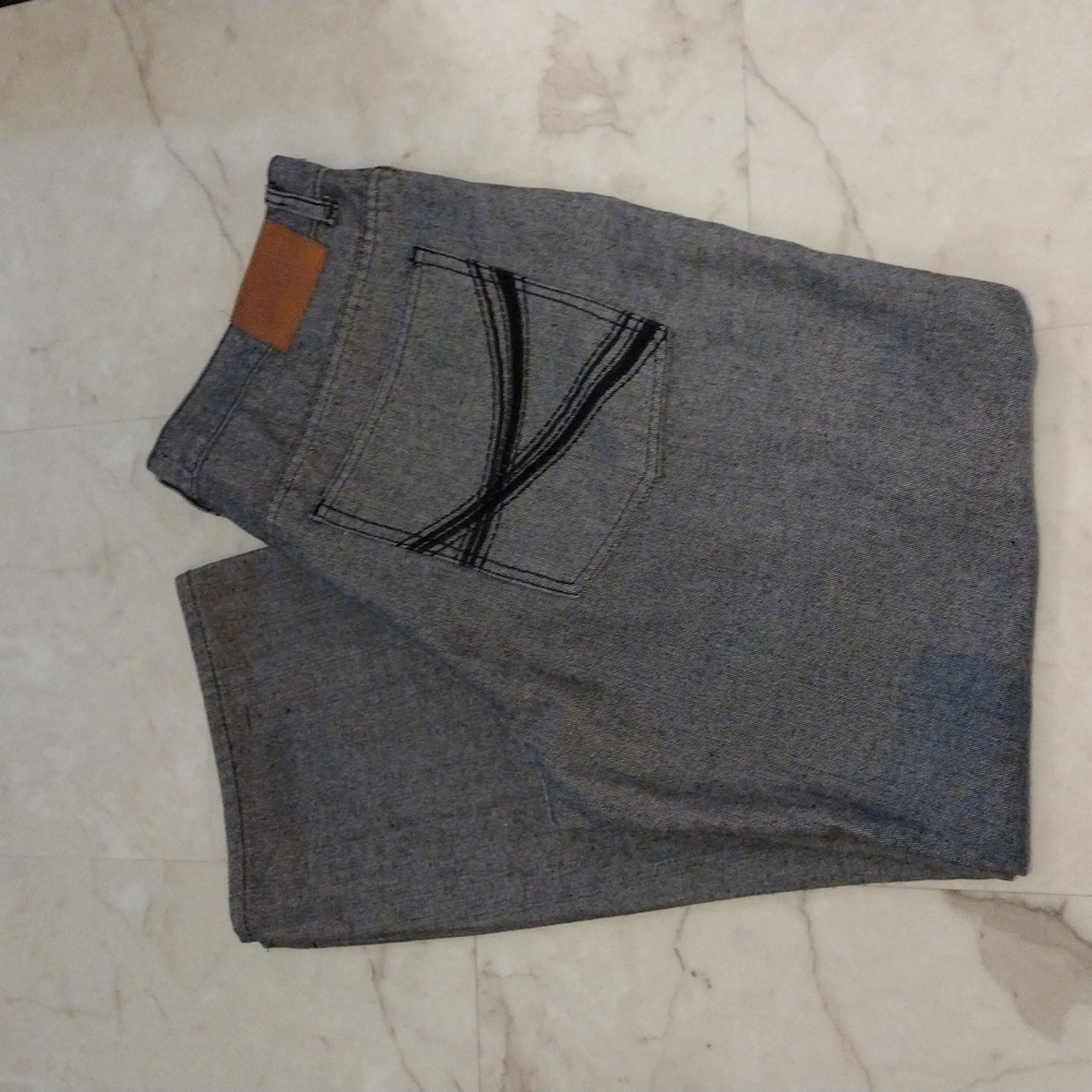 Charms jeans.